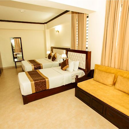 Hotel Crystal Rose - Sylhet Buitenkant foto