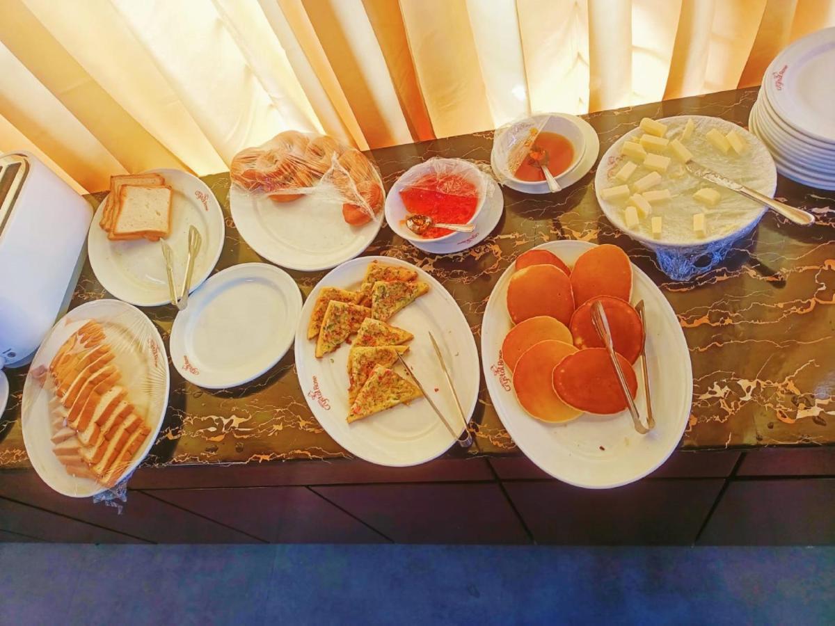 Hotel Crystal Rose - Sylhet Buitenkant foto